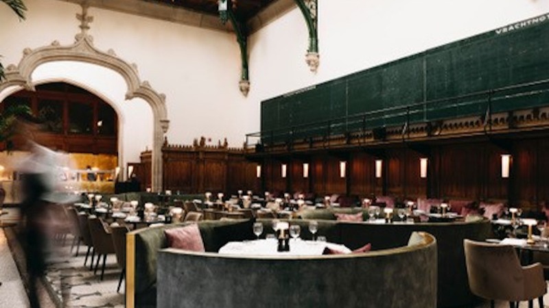 Antwerpse handelsbeurs in een nieuw jasje