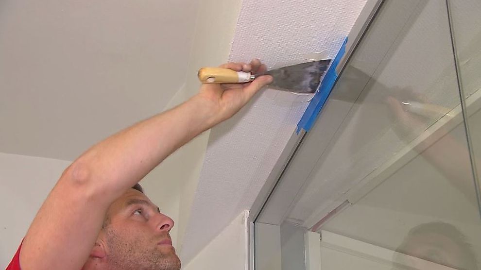 Gat in plafond herstellen
