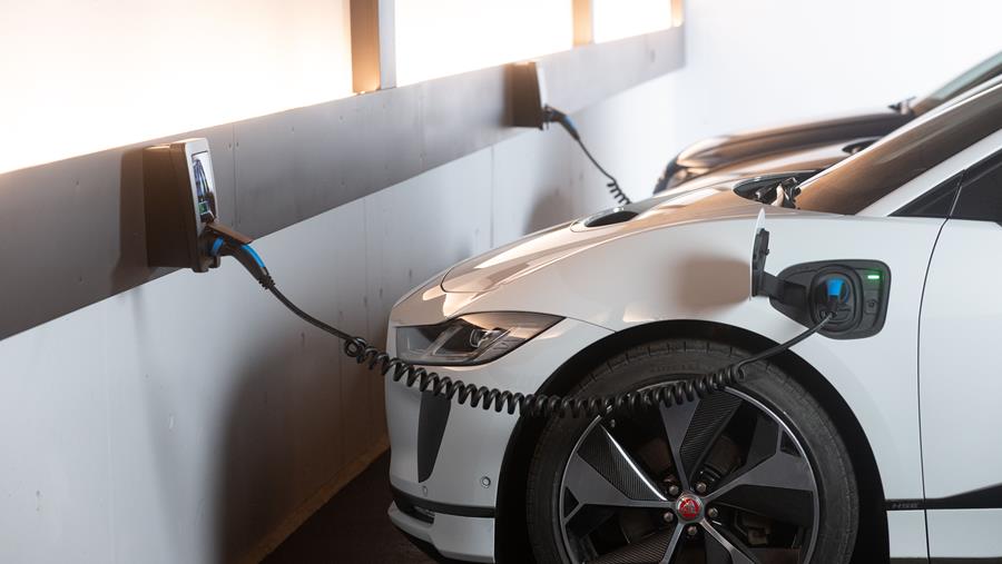 Easee limite son offre de bornes de recharge dans l'UE à deux modèles