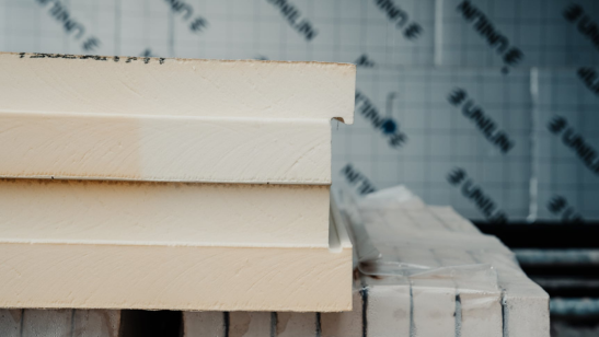 Primeur in Berlare: Uniloc™ versnelt spouwmuurisolatie zonder tape