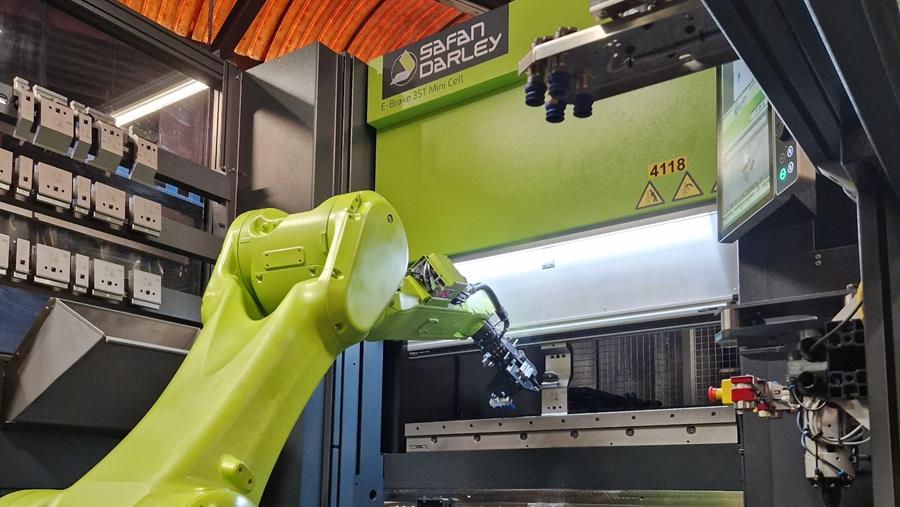 Hegge Group automatiseert nu ook het plooien