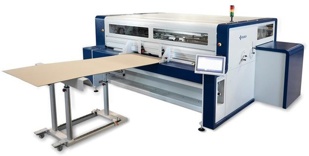 REVOLUTIONAIR: Een KOLBUS AutoBox boxmaker met inline inkjet