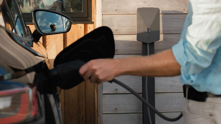 Une circulaire clarifie le traitement fiscal de la recharge à domicile des voitures d'entreprise électriques