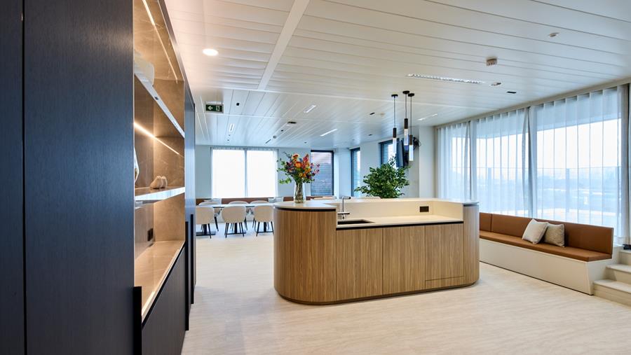 Van akoestiek tot afwerking: kantoorinrichting op topniveau