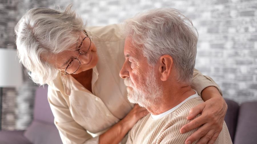 "Beoordeel nieuwe alzheimerbehandelingen afzonderlijk"